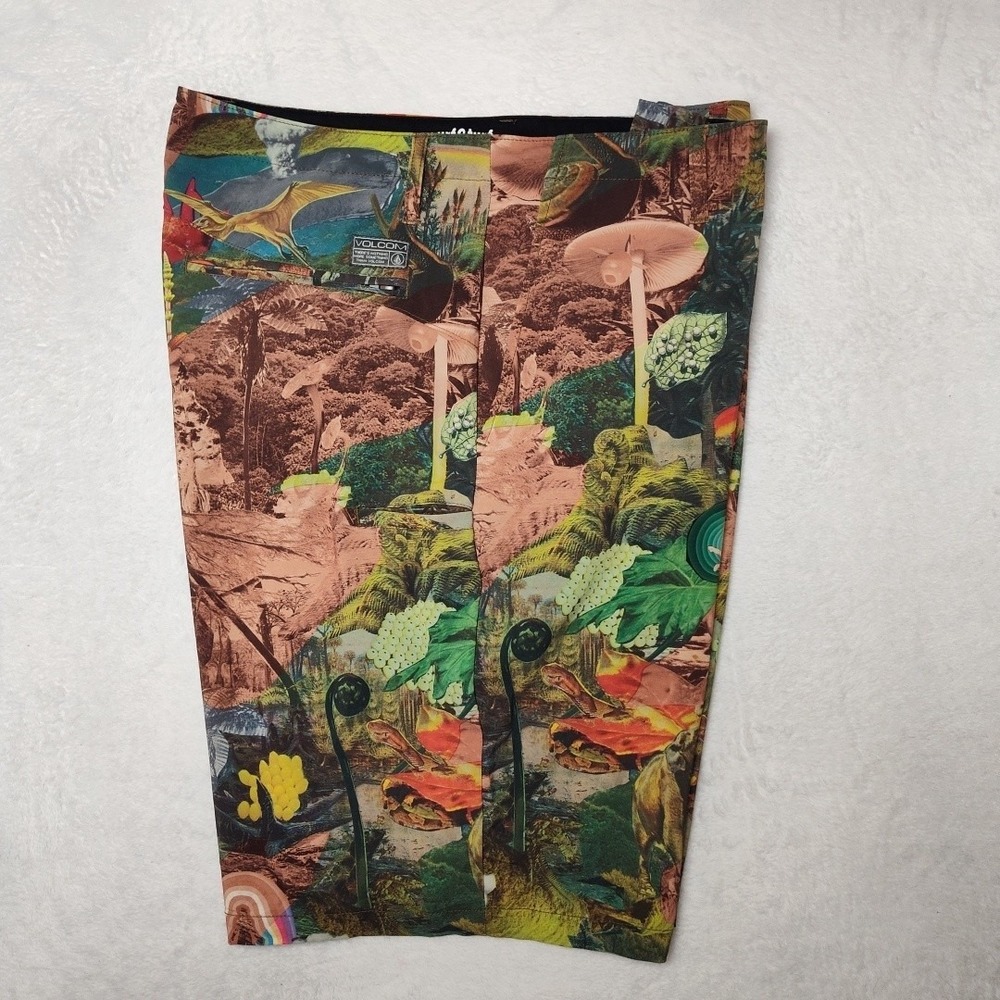 Volcom Board Shorts Mens 38  Multicolor 10" Patchwork Surf & Turf Lined Hybrid